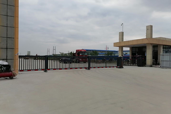 中旗(湖北)公司電動伸縮平移門項目